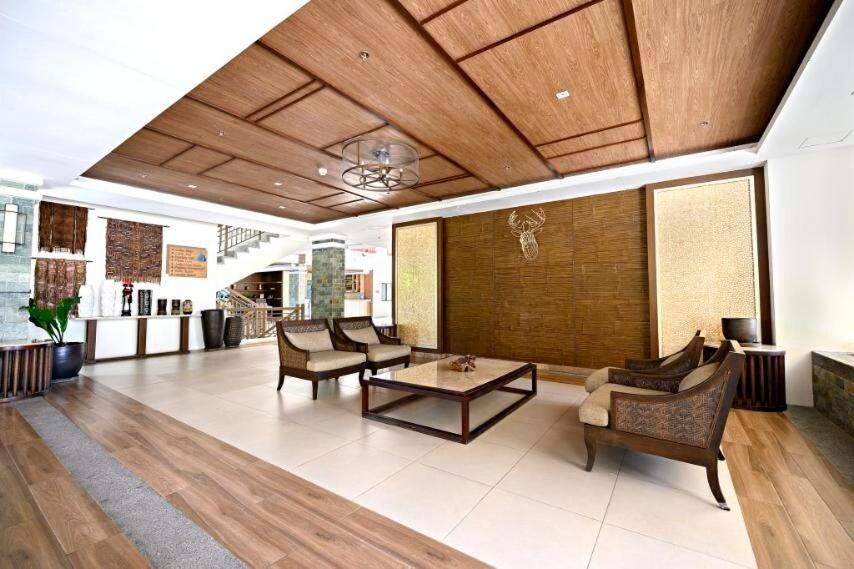The Aston Executive Suite 2Br Balcony Near Mines View Baguio Baguio City Buitenkant foto